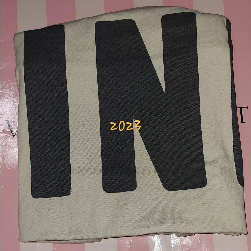 PINK VS Tote NWT